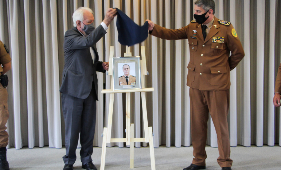 Subcomandante-Geral da PM é homenageado ao seguir para a Reserva Remunerada em Curitiba (PR)