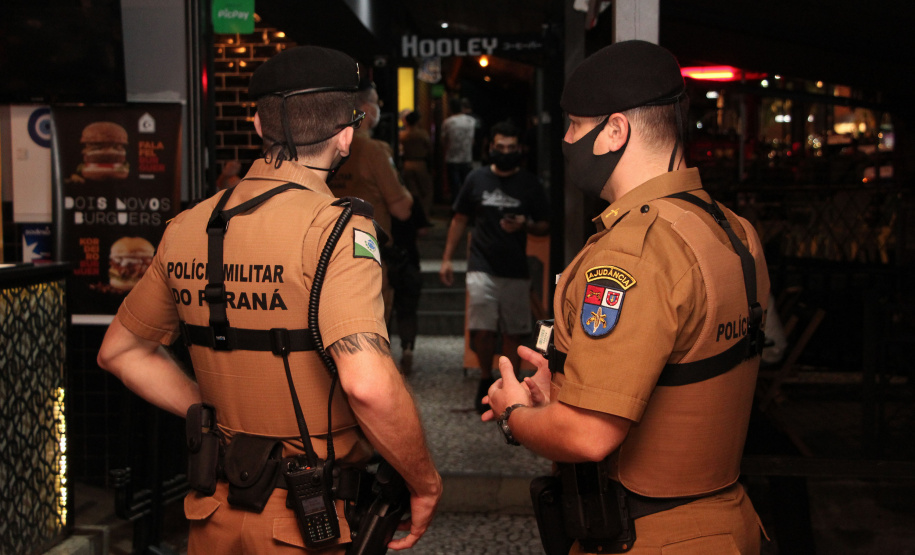 Ação Integrada de Fiscalização Urbana fecha 25 estabelecimentos comerciais em Curitiba