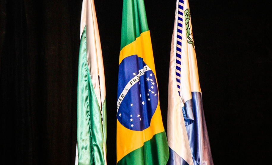 Batalhão da PM em Curitiba comemora oito anos de criação com entrega de medalhas e troca de Comando