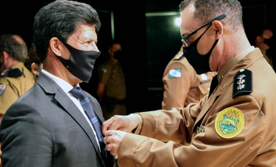 Batalhão da PM em Curitiba comemora oito anos de criação com entrega de medalhas e troca de Comando