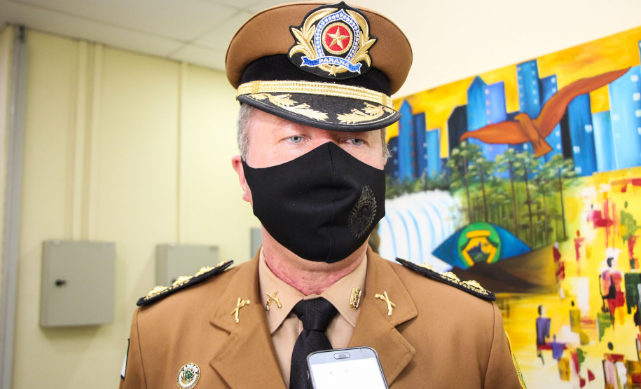 Batalhão da PM em Curitiba comemora oito anos de criação com entrega de medalhas e troca de Comando