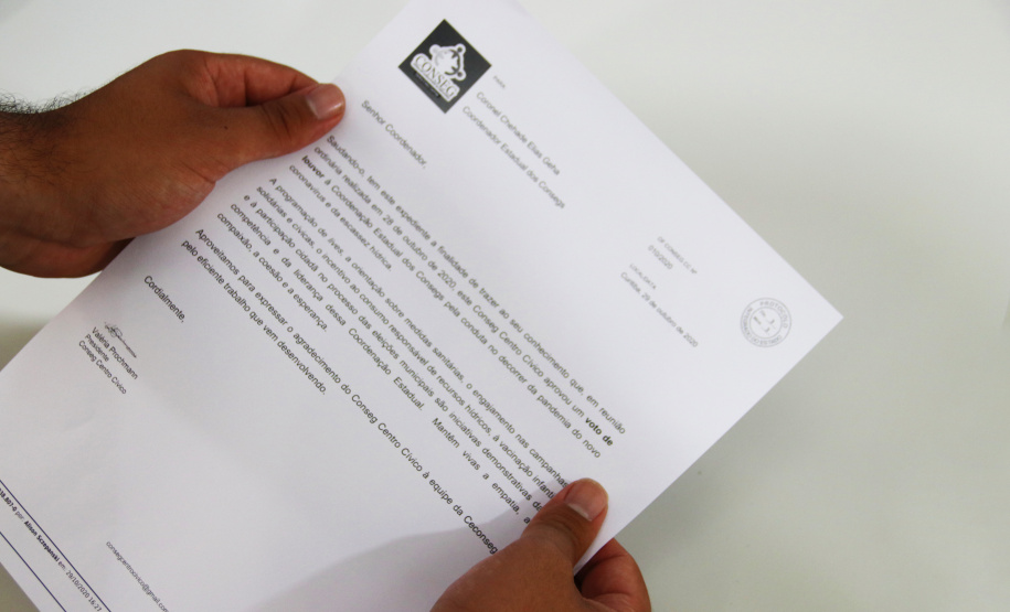 Protocolo 17.038.807-0 I - Trata-se de protocolo da CECONSEG o qual encaminha ofício nº 010/2020, do CONSEG Centro Cívico, que versa sobre “votos de louvor à Coordenação Estadual dos Consegs pela conduta no decorrer da pandemia do novo coronavírus e da escassez hídrica”; II - Este NC/Sesp produziu material de divulgação sobre o tema e publicou no site institucional da Pasta (www.seguranca.pr.gov.br); III - Restitua-se o presente protocolo ao Gabinete desta Secretaria, para deliberações;