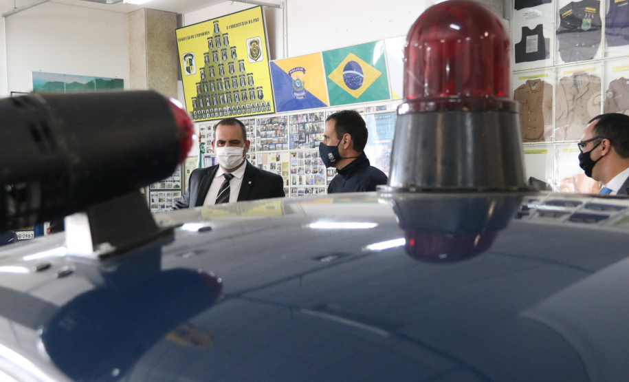 Comitiva da Senasp e secretário da Segurança do PR visitam sede da PRF em Curitiba