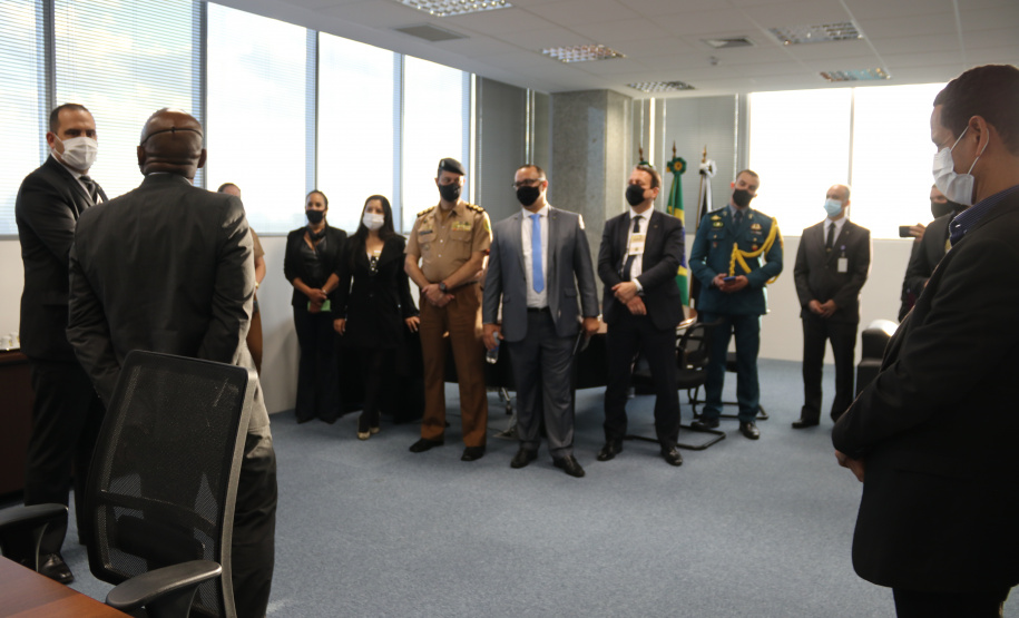 Comitiva da Senasp e secretário da Segurança do PR visitam sede da PRF em Curitiba