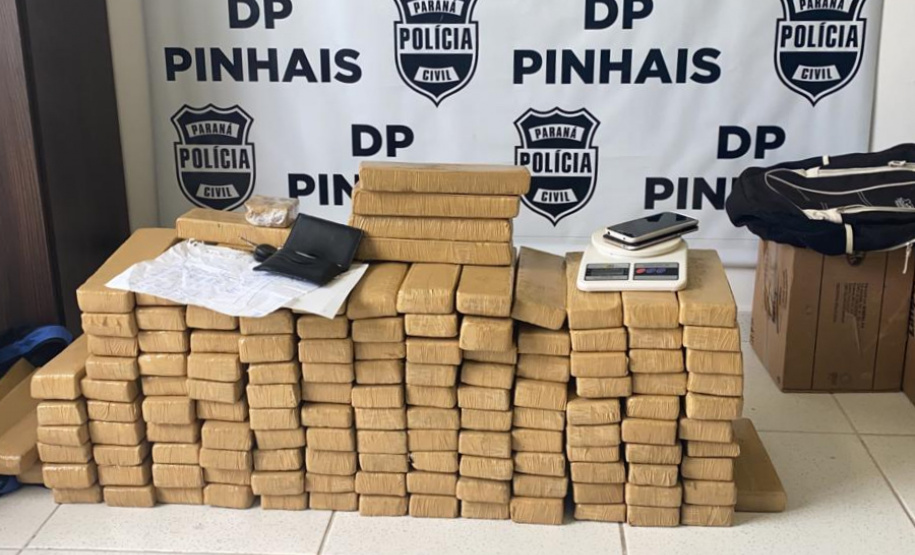 Polícia Civil apreende 98 quilos de maconha e prende dois homens em Pinhais