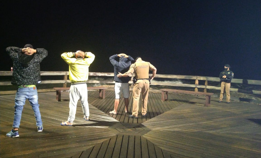 AIFU fecha três estabelecimentos comerciais em Curitiba e apreende 13 aparelhos de som no Litoral do estado