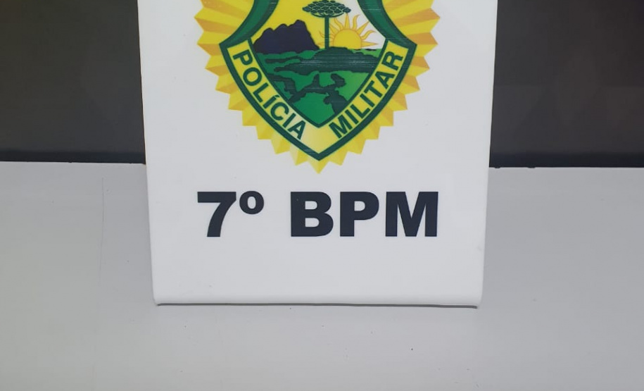 PM recupera um carro, apreende droga e prende um homem por furto no Noroeste do estado