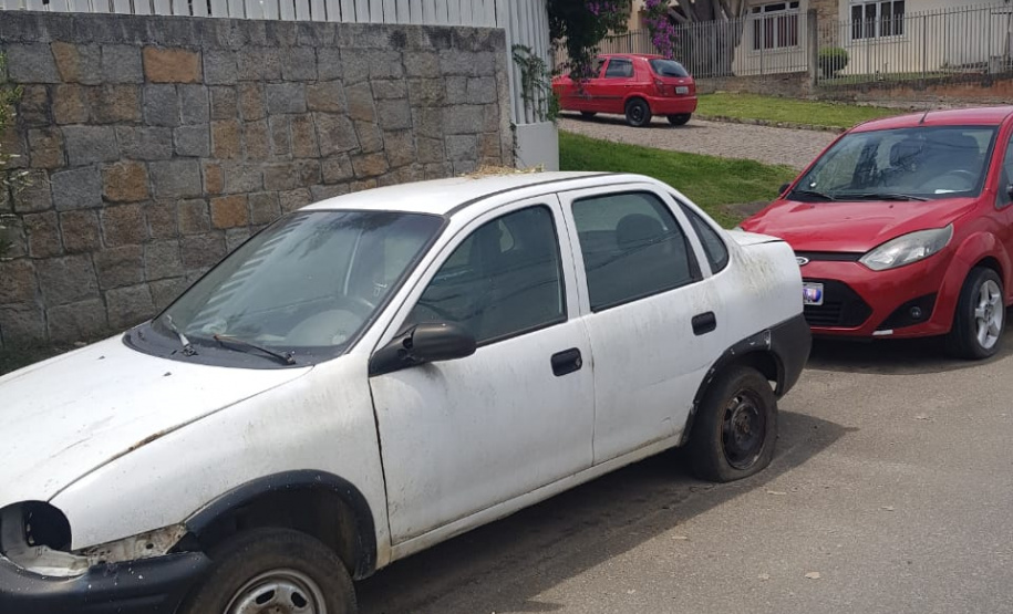 Segurança Pública e Polícia Civil removem 79 veículos que estavam parados na Delegacia de Campina Grande do Sul