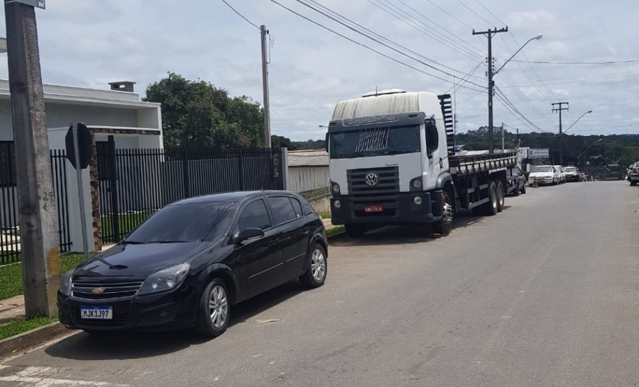 Segurança Pública e Polícia Civil removem 79 veículos que estavam parados na Delegacia de Campina Grande do Sul