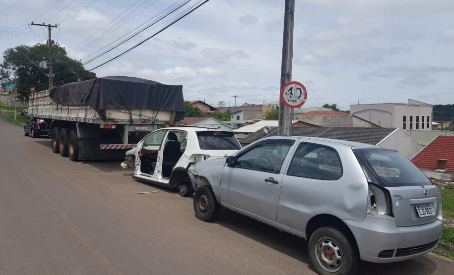 Segurança Pública e Polícia Civil removem 79 veículos que estavam parados na Delegacia de Campina Grande do Sul