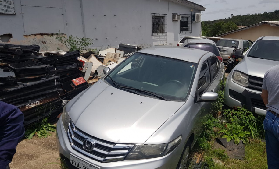 Segurança Pública e Polícia Civil removem 79 veículos que estavam parados na Delegacia de Campina Grande do Sul