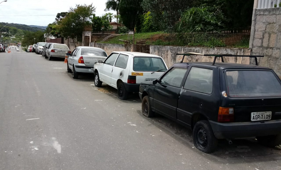 Segurança Pública e Polícia Civil removem 79 veículos que estavam parados na Delegacia de Campina Grande do Sul