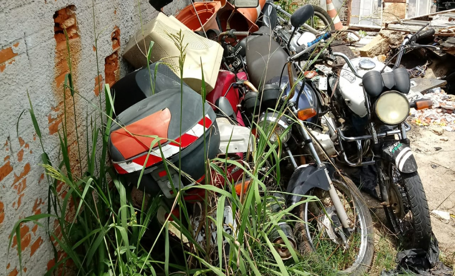 Segurança Pública e Polícia Civil removem 79 veículos que estavam parados na Delegacia de Campina Grande do Sul