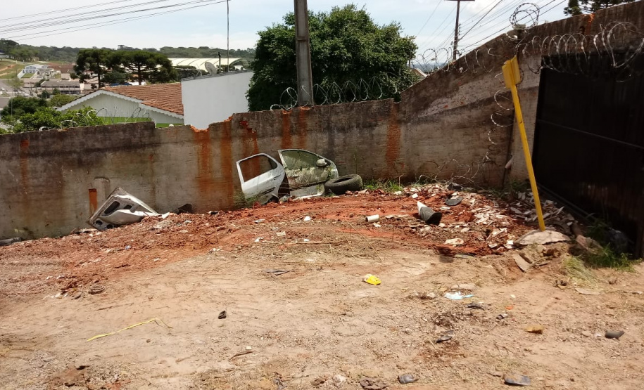 Segurança Pública e Polícia Civil removem 79 veículos que estavam parados na Delegacia de Campina Grande do Sul