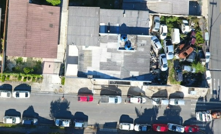 Segurança Pública e Polícia Civil removem 79 veículos que estavam parados na Delegacia de Campina Grande do Sul