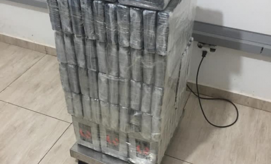 BPFron e PF flagram transporte de 132 quilos de cocaína em Foz do Iguaçu, no Oeste do estado