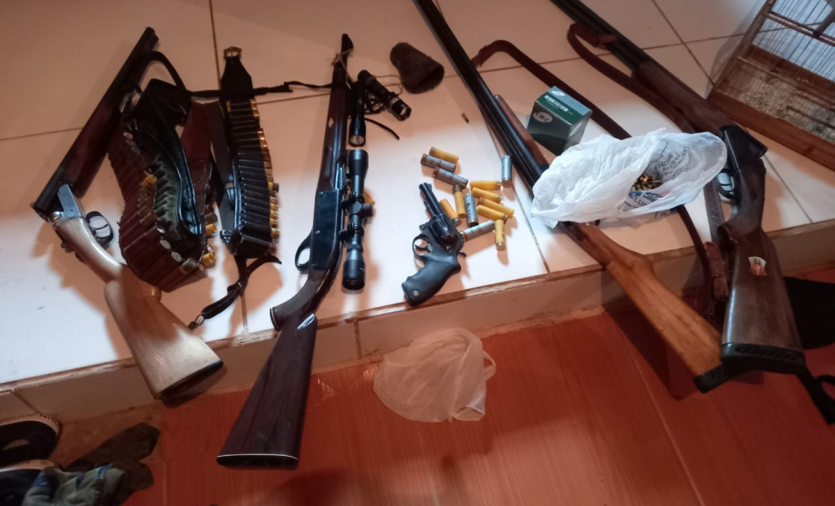 Polícia Ambiental apreende 10 armas de fogo e flagra desmatamento e caça ilegal no interior do Paraná