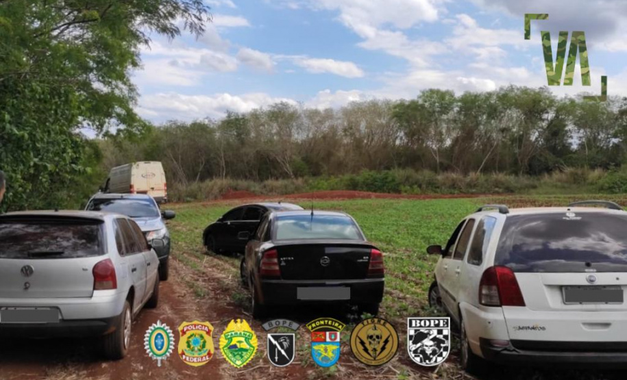 Em Guaíra, BPFron e PF apreendem cinco veículos e encontraram depósito de cigarros contrabandeados durante a Operação Hórus