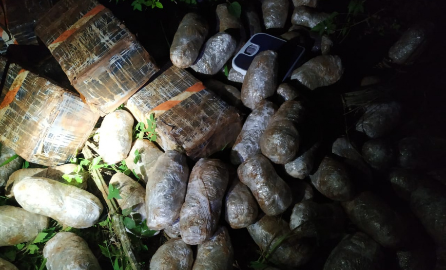 Cerca de 700 quilos de maconha são apreendidos pela PM no Oeste do estado