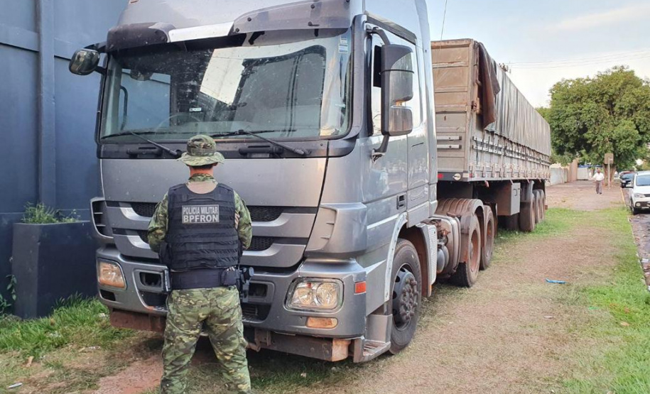 Caminhões roubado e com adulteração são apreendidos pelo BPFron em Umuarama