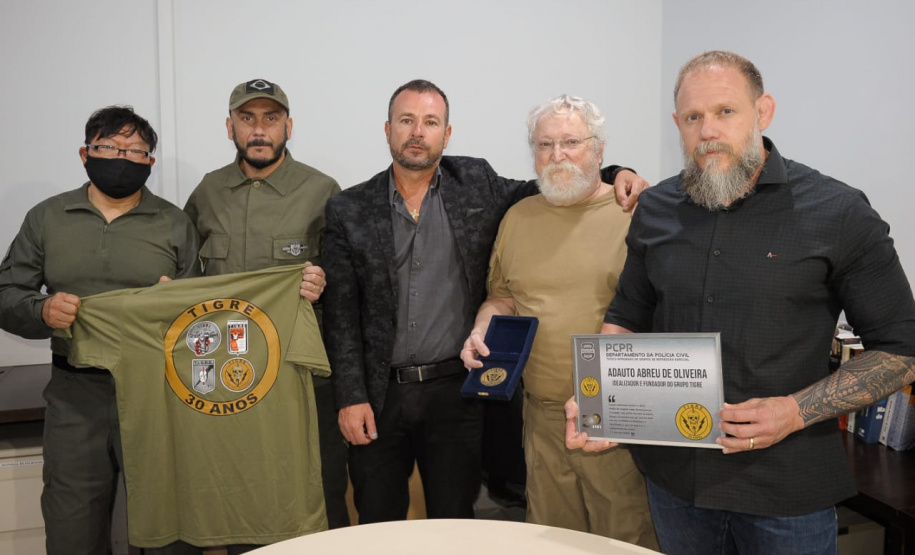 Polícia Civil homenageia fundador do grupo Tigre
