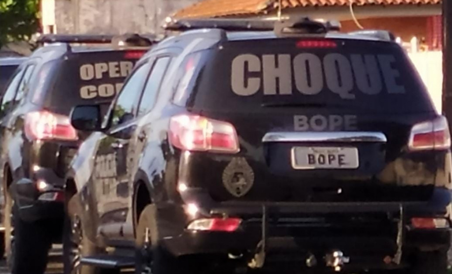 PM encaminha 14 pessoas e apreende drogas e uma arma de fogo durante operação no Litoral do estado