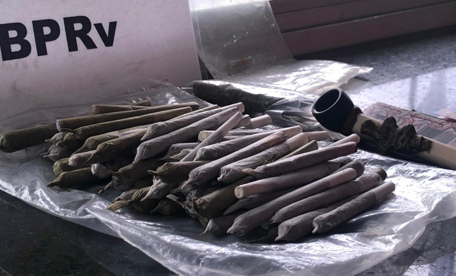 Em blitz educativa sanitária, Canil do BPRv apreende maconha em Pontal do Paraná