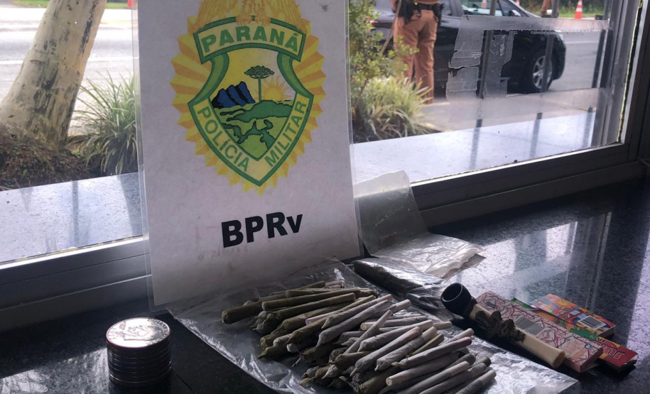 Em blitz educativa sanitária, Canil do BPRv apreende maconha em Pontal do Paraná