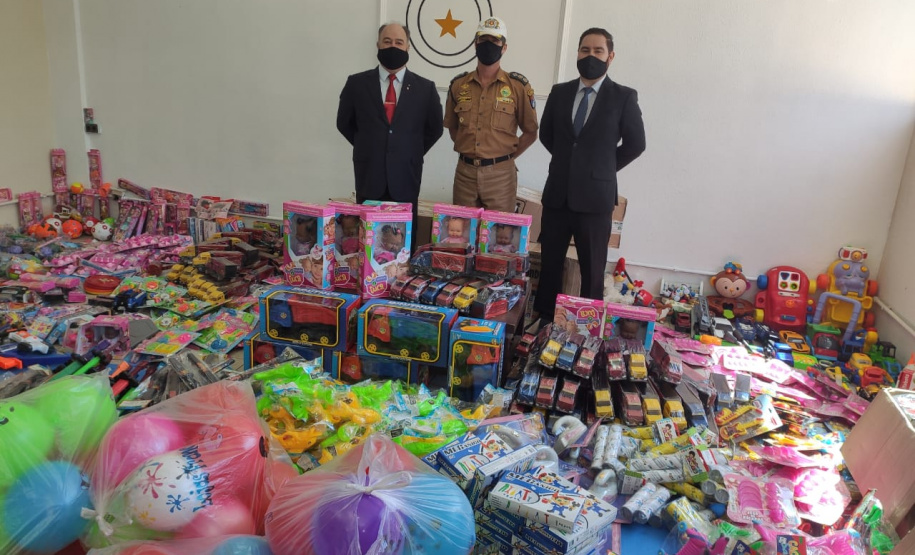 Natal Itinerante da Polícia Militar distribui mais de 4,5 mil brinquedos em bairros carentes de Curitiba