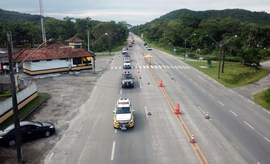Operação policial conjunta resulta em prisões, apreensão de drogas e armas