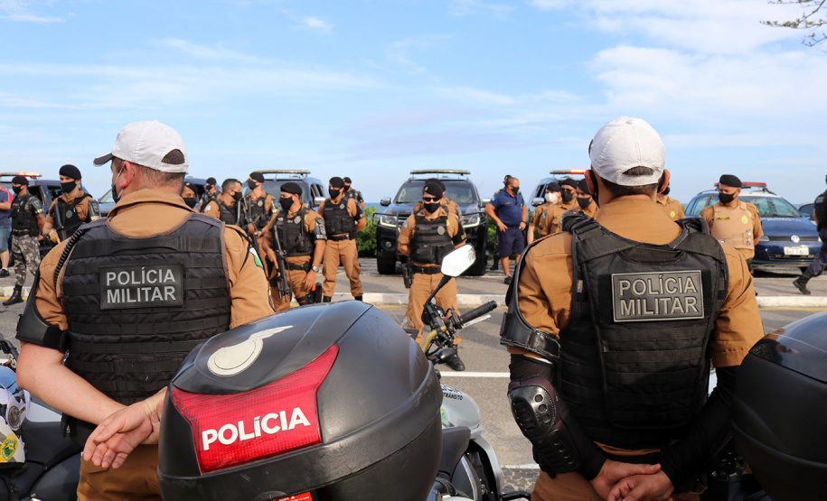 Operação policial conjunta resulta em prisões, apreensão de drogas e armas