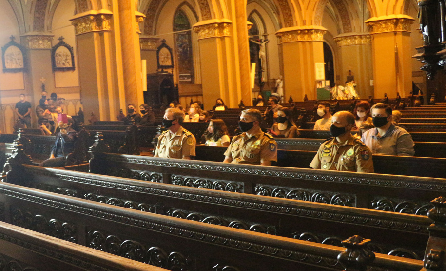 Banda de Música da PM faz Live de natal na Catedral Basílica Menor de Curitiba
