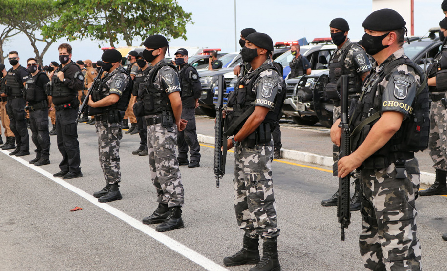 Operação policial conjunta resulta em prisões, apreensão de drogas e armas