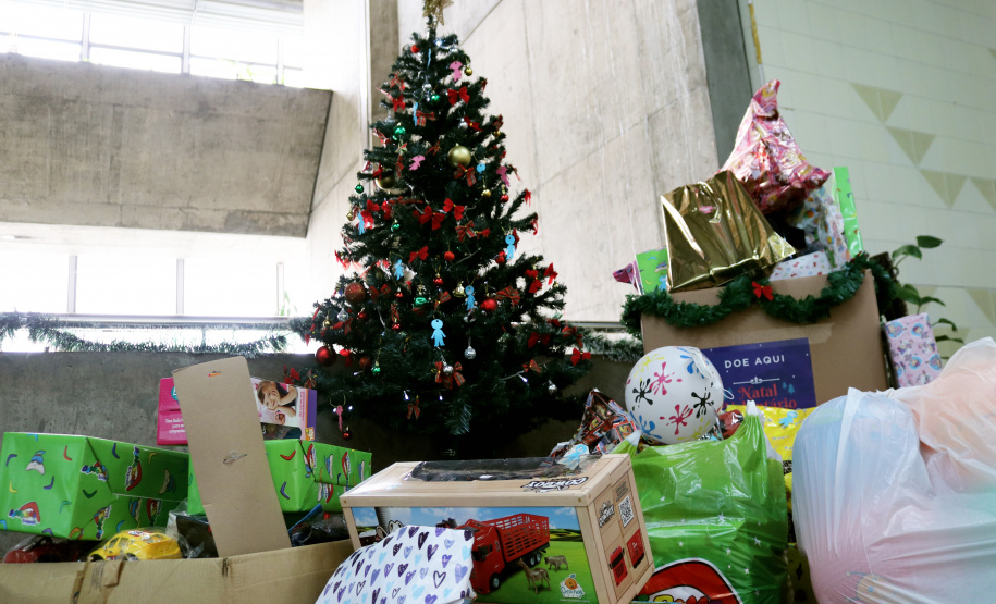 Mais de 1,5 mil brinquedos arrecadados pela Segurança Pública são entregues ao projeto Natal Voluntário