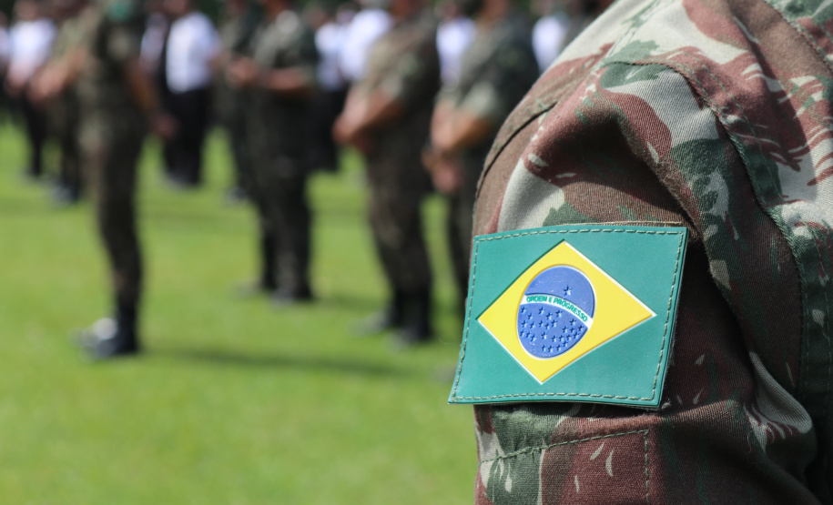 Mais de 1,5 mil casas da Capital e RMC recebem caixas d’água graças à parceira entre forças de segurança, Exército e Sanepar