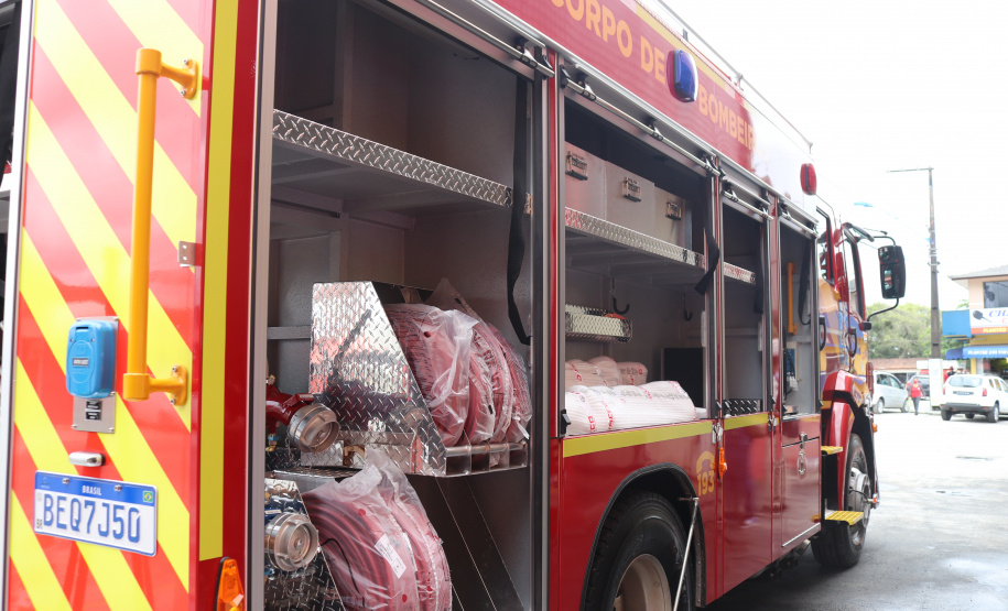 Caminhão moderno é entregue ao Corpo de Bombeiros de Matinhos, no litoral do Paraná