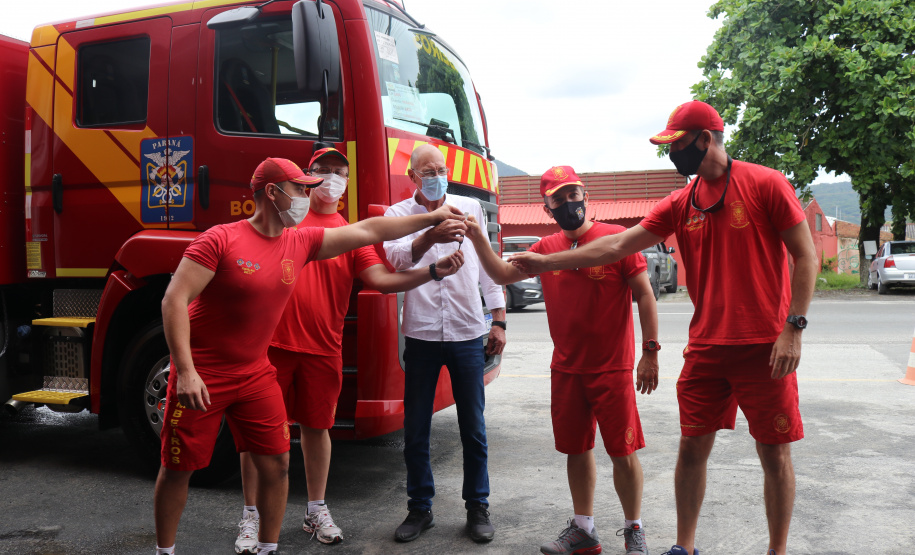 Caminhão moderno é entregue ao Corpo de Bombeiros de Matinhos, no litoral do Paraná