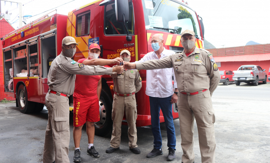 Caminhão moderno é entregue ao Corpo de Bombeiros de Matinhos, no litoral do Paraná