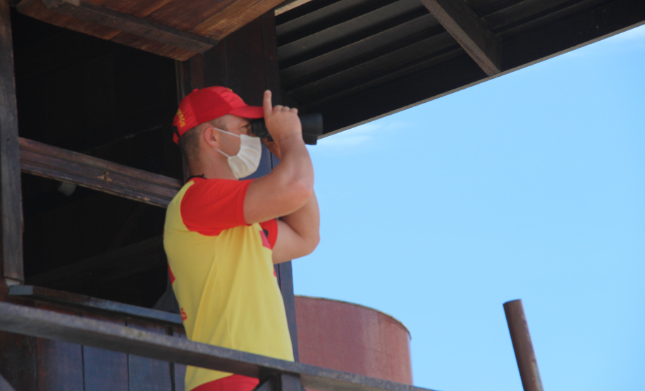 Bombeiros alertam para afogamentos no litoral