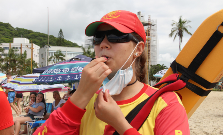 Guarda-vidas garantem a proteção nas água com proteção e amor ao próximo