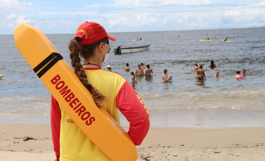 Guarda-vidas garantem a proteção nas água com proteção e amor ao próximo