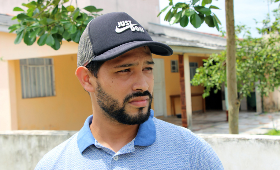 ONG doa brinquedos e Polícia Militar faz a entrega de presentes de Natal para crianças em Pontal do Paraná