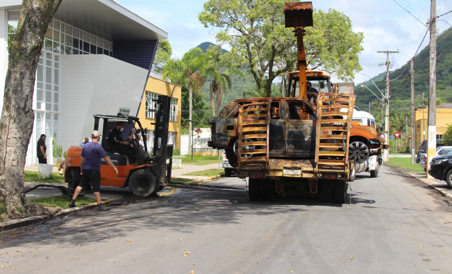 Em quatro dias, Segurança Pública retira cerca de 350 veículos de pátios de delegacias do litoral