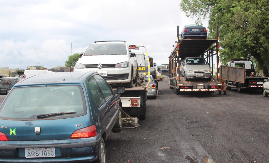 Em quatro dias, Segurança Pública retira cerca de 350 veículos de pátios de delegacias do litoral
