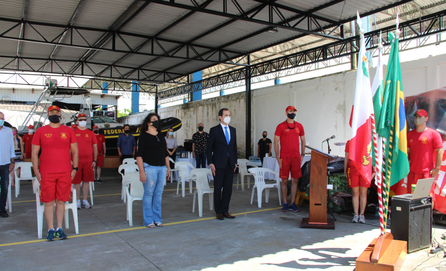 Corpo de Bombeiros recebe “ambulancha” para atuação no litoral do Paraná