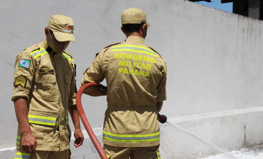 Corpo de Bombeiros recebe “ambulancha” para atuação no litoral do Paraná