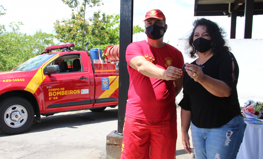 Corpo de Bombeiros recebe “ambulancha” para atuação no litoral do Paraná