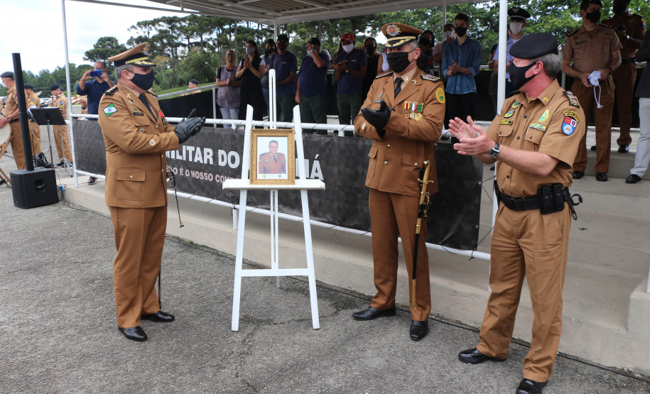 Durante solenidade, a Academia Policial Militar do Guatupê recebe novo Comandante em São José dos Pinhais, na RMC