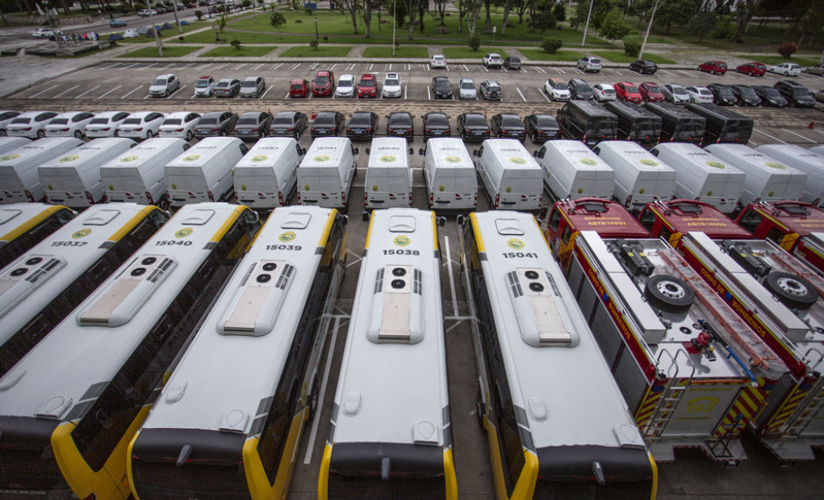 Entrega de mais 60 veículos reforça forças de segurança do Estado