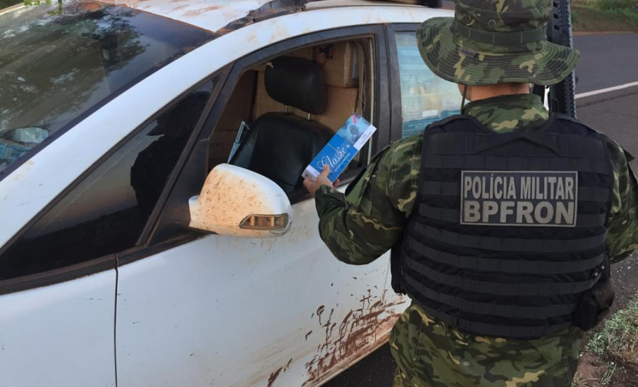 BPFron apreende 5,5 quilos de haxixe e dois veículos carregados com cigarros contrabandeados no Oeste do estado